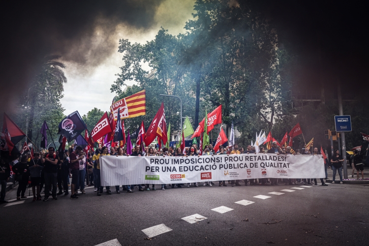 Education sector demonstrating in Barcelona on May 25, 2022 (by Jordi Borràs)
